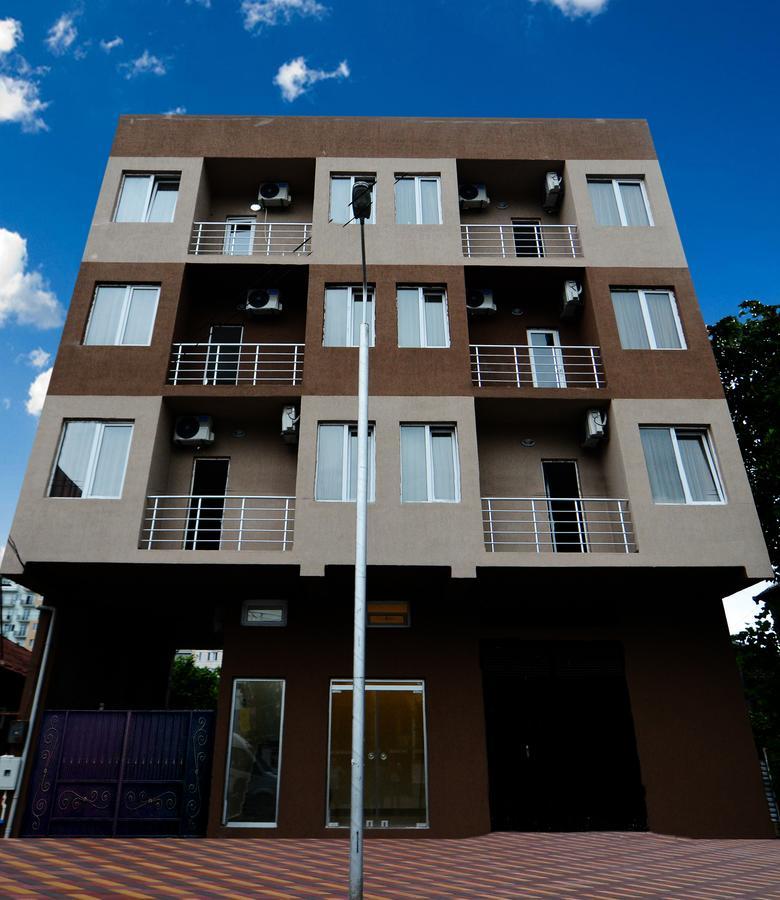 Family Hotel Batumi Exterior foto