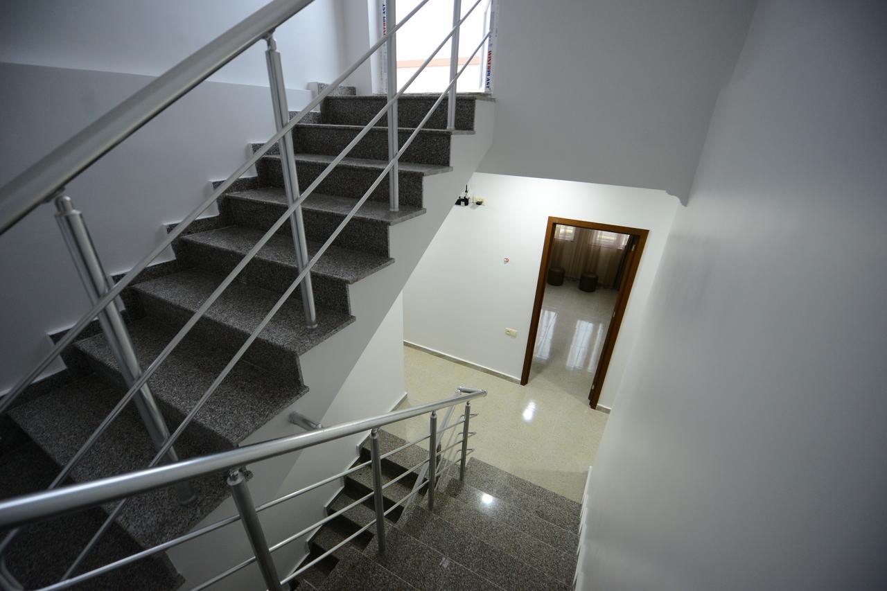 Family Hotel Batumi Exterior foto